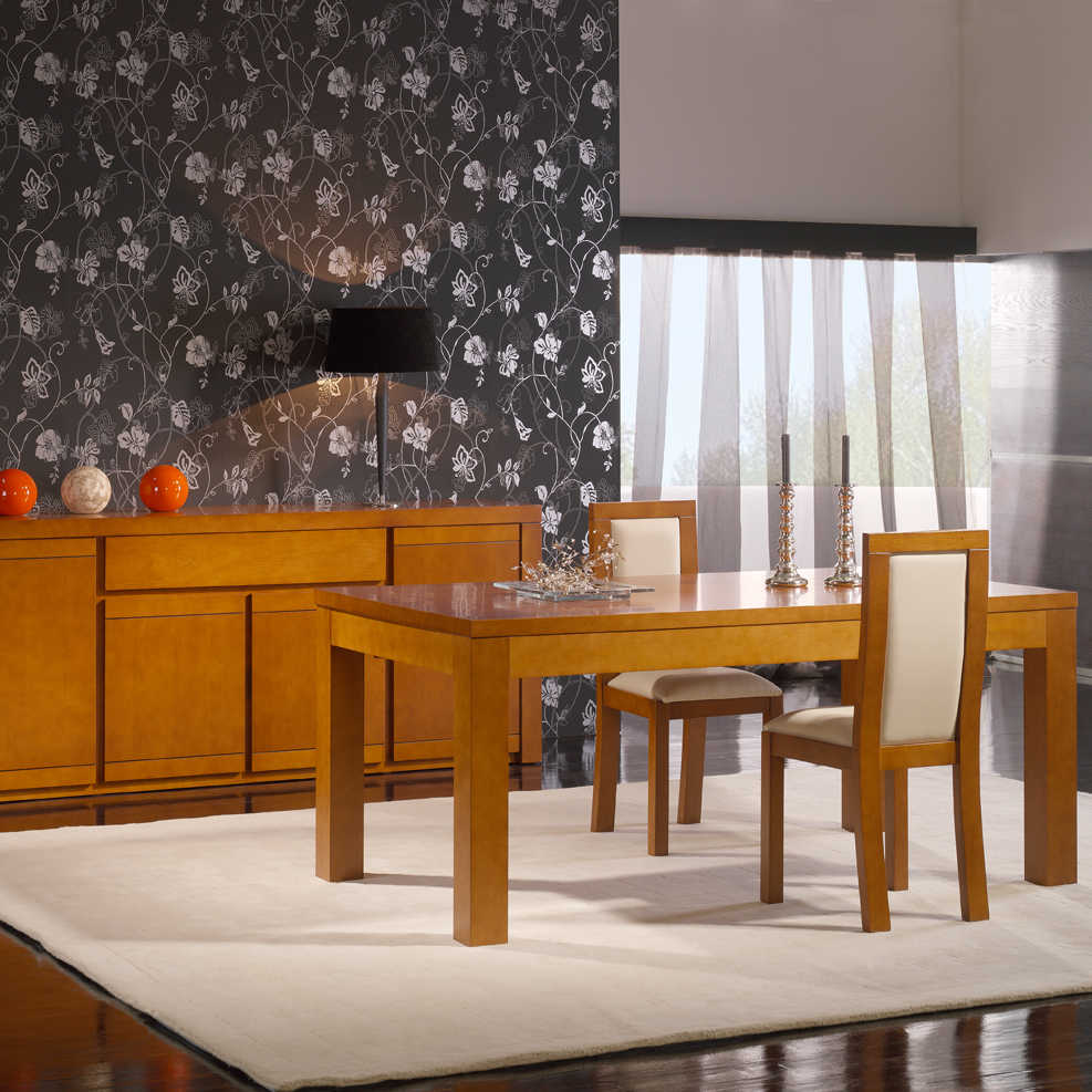 Comedor clásico de madera.