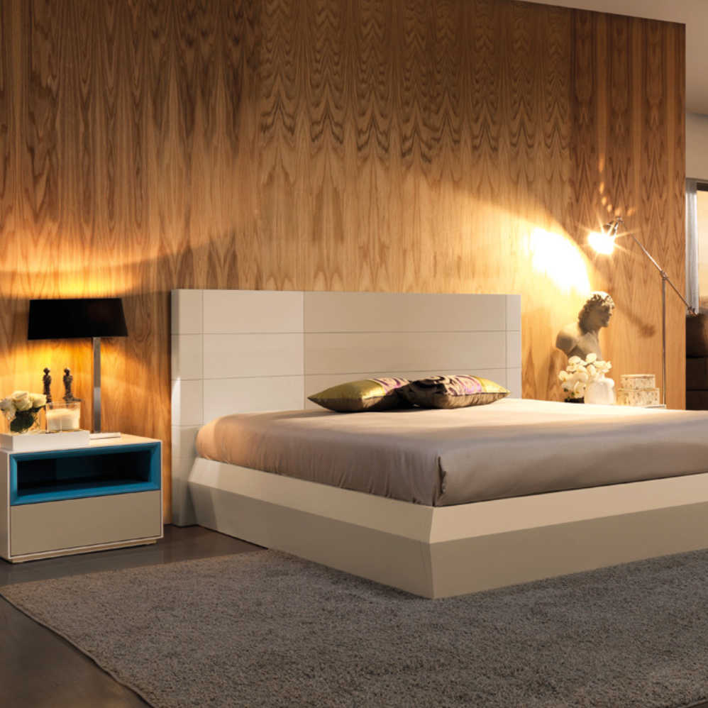 amplio dormitorio con dos sinfonieres