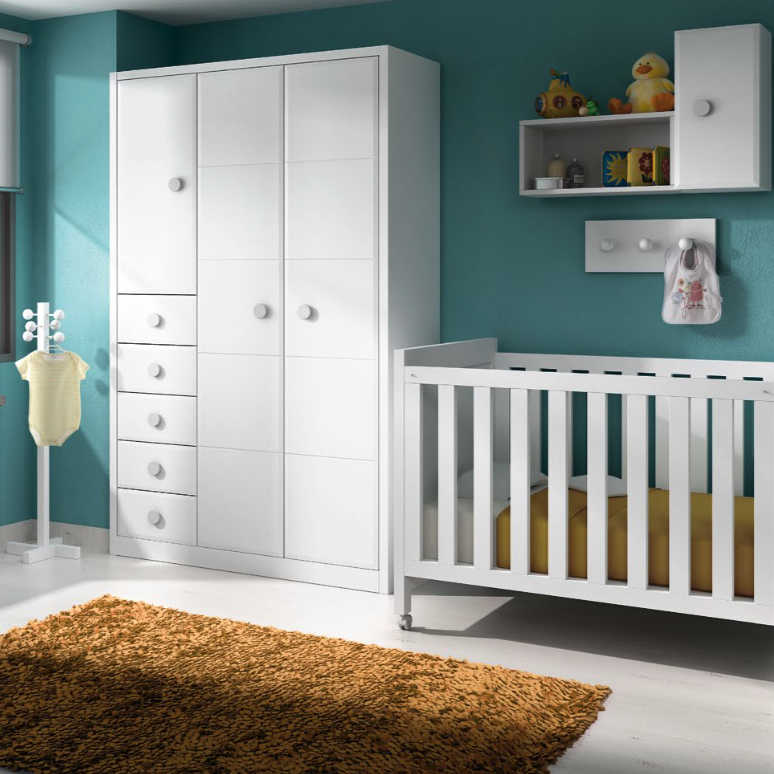 Cuna y armario en color blanco